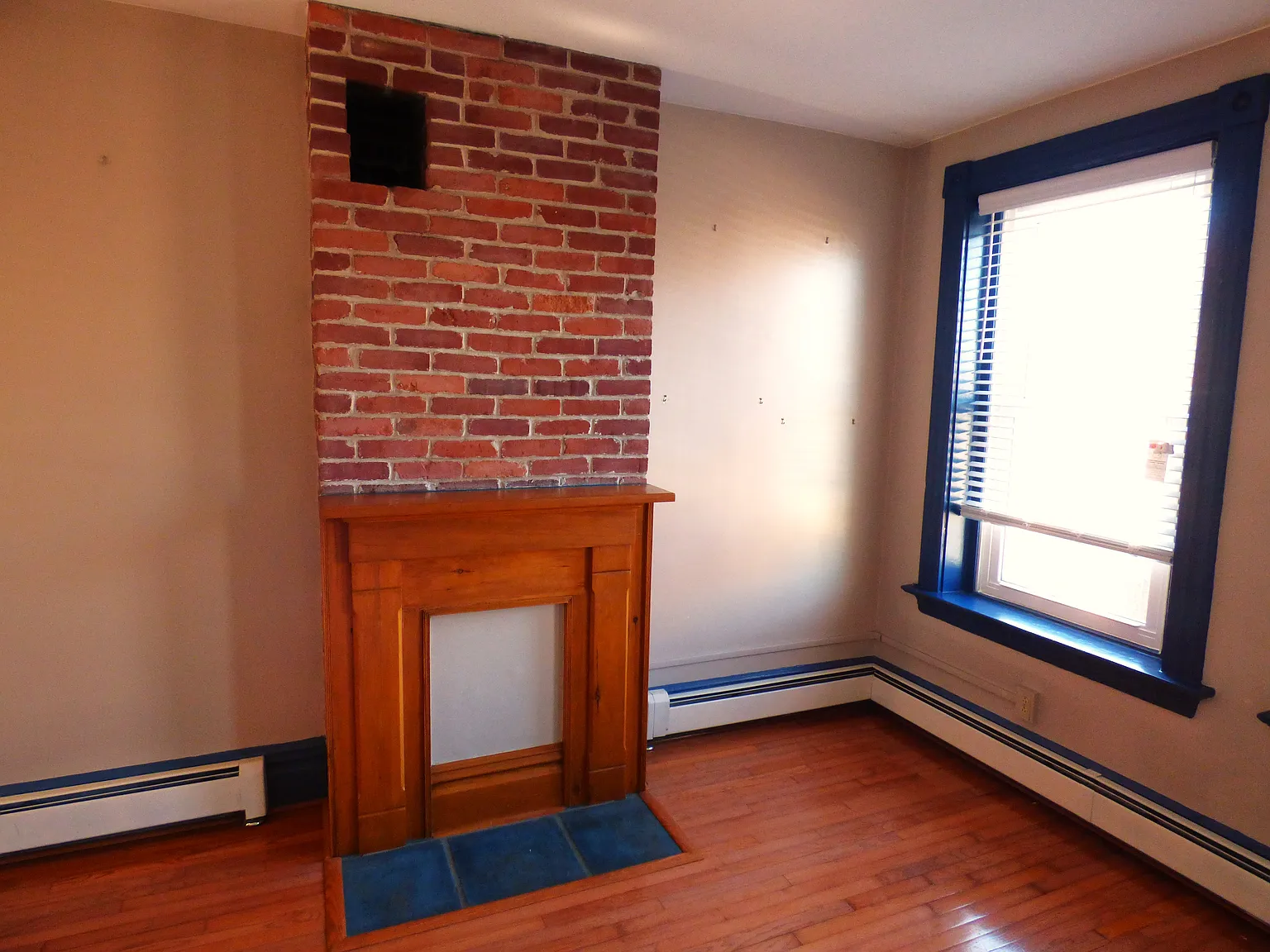 2 bed, 950 sqft, $1,300 — Photo 2