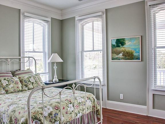 Upstairs Suite