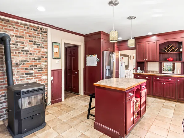 296 Dow Highway, South Berwick, ME 03908