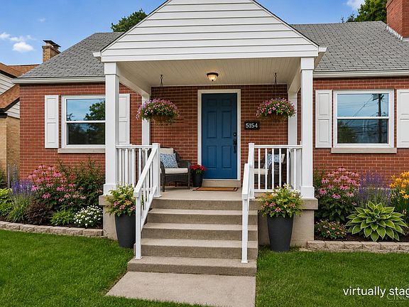 5th image of 5544 Raceview Ave
