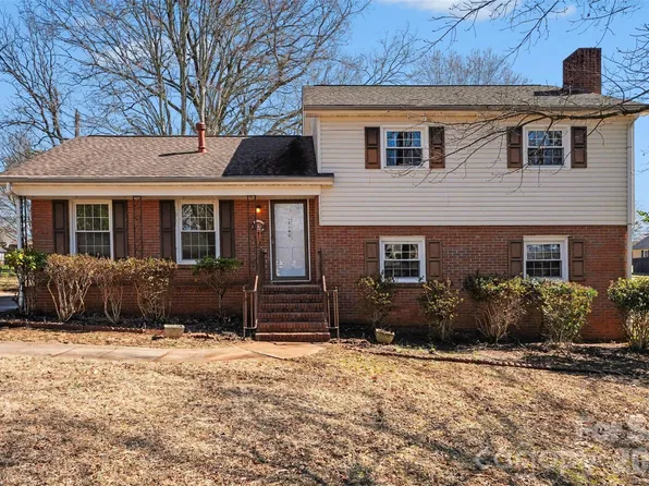 1140 Fieldstone Rd, Mooresville, NC 28115