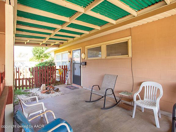 3rd image of 2423 Redwood St