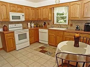 5th image of 105 Sherry Ct
