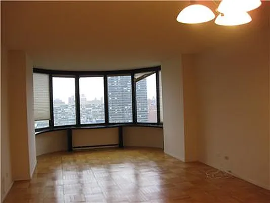 Rented by RELO REDAC INC. | media 9