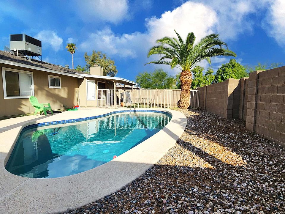 1st image of 3209 E Helena Dr
