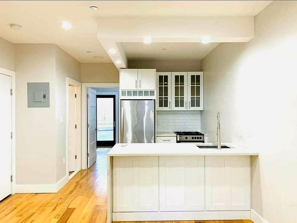 1st image of 62 Somers St #2