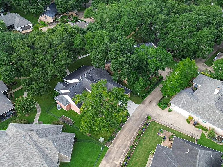 4727 Lake Village Dr — Photo 42