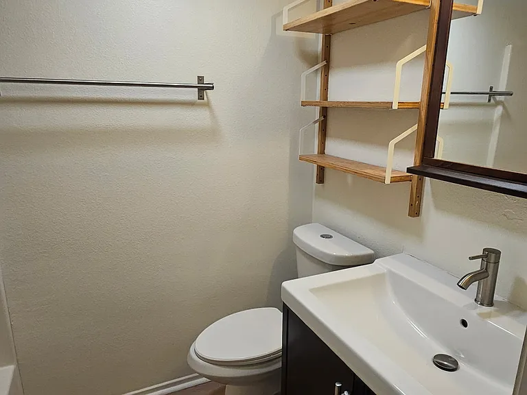 1944 State St #2 — Photo 3