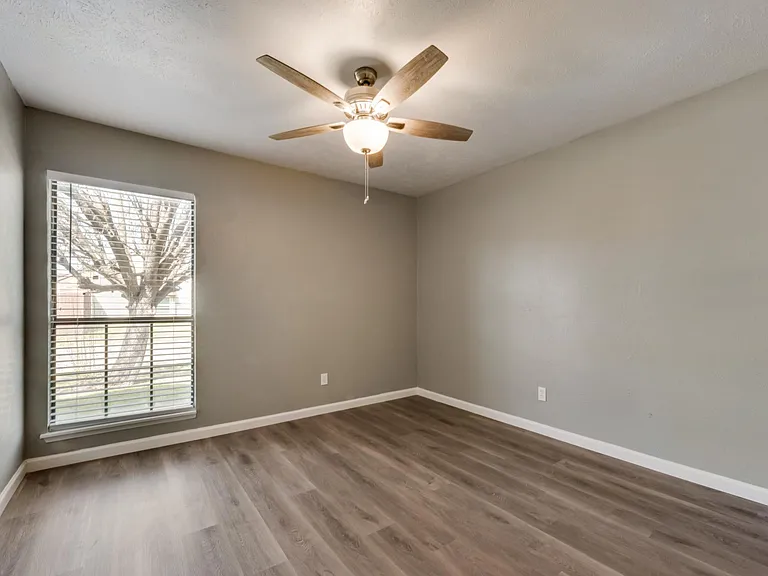 2129 Lewis Trl — Photo 13