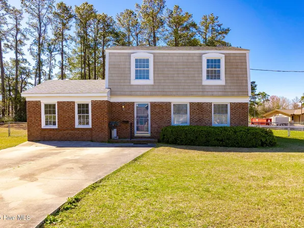 907 Oxford Drive, Morehead City, NC 28557