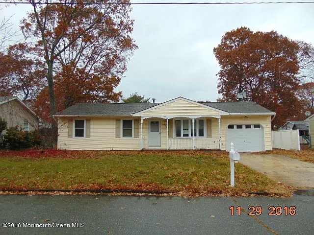 210 Chestnut Dr photo 1
