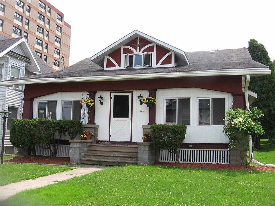 1st image of 3 Laurel Ave