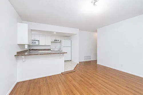82XX 167a St #GROUND LEVEL Photo 1