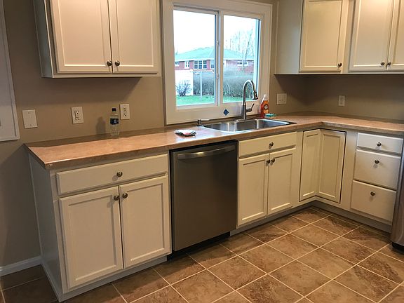 Kitchen - Left side