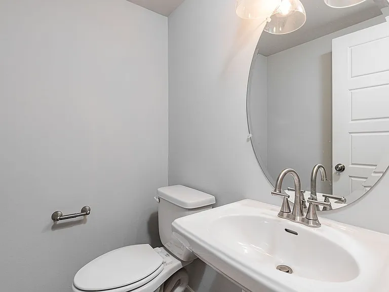 1529 Porter St #A — Photo 13