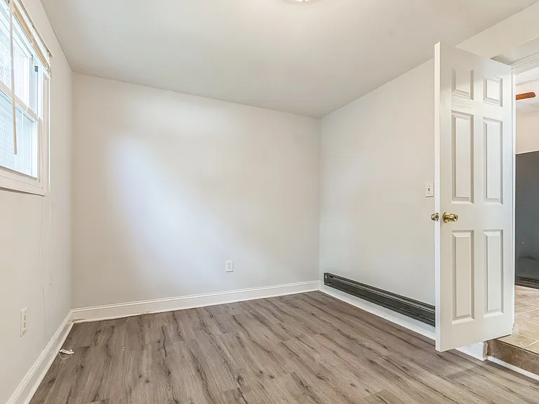 1608 West St SE — Photo 11
