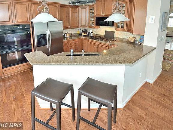 3rd image of 1820 Fonthill Ct #23