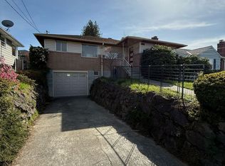 5603 SW Winthrop St, Seattle, WA 98116