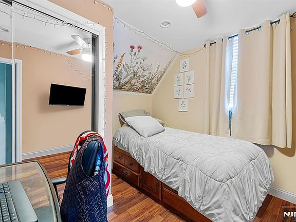 5th image of 774 8th St