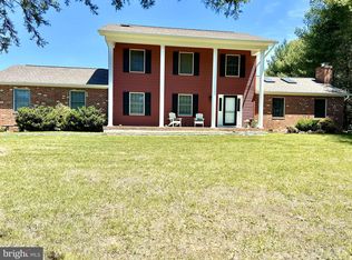 860 Hartwood Rd, Fredericksburg, VA 22406