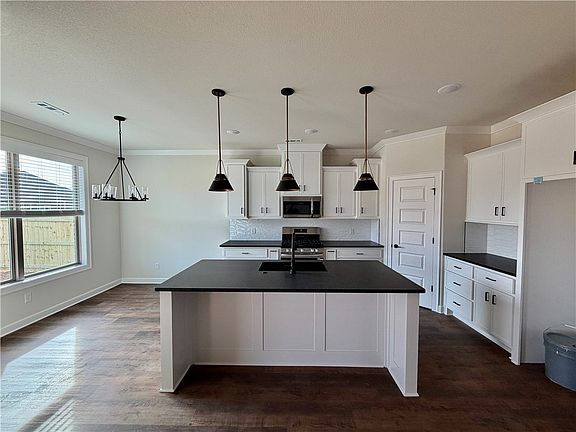 3rd image of 1817 Ferguson St