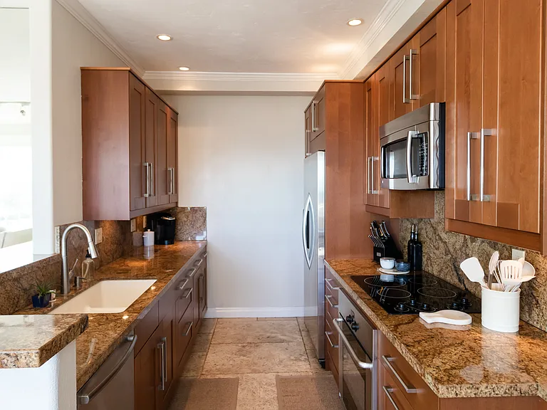 3217 Columbia St #8 — Photo 10