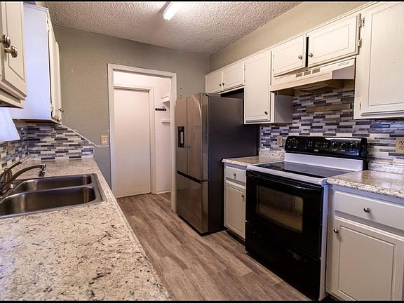 4th image of 4520 Forest Hills Dr