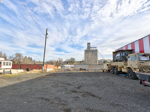 5th image of 105 S Main St