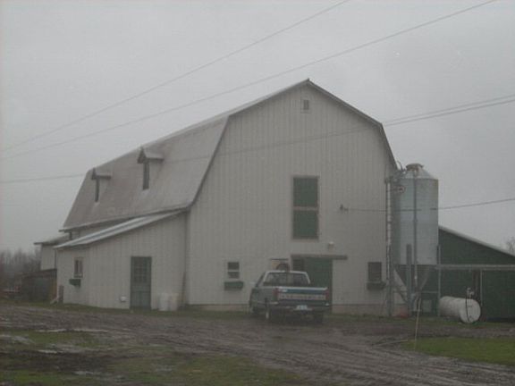 3rd image of 38 Lake St