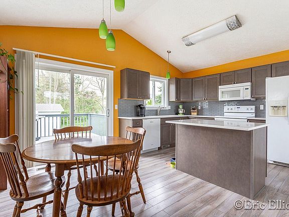 5th image of 9741 Jane Dr