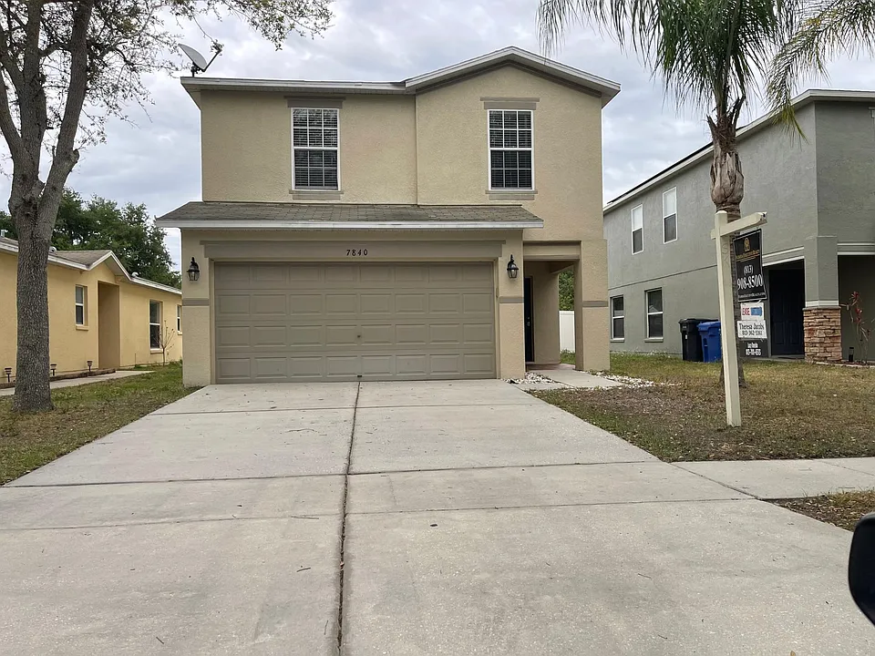 7840 Carriage Pointe Dr