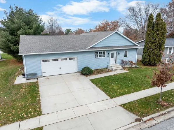 2308 1st Ave NW, Waverly, IA 50677