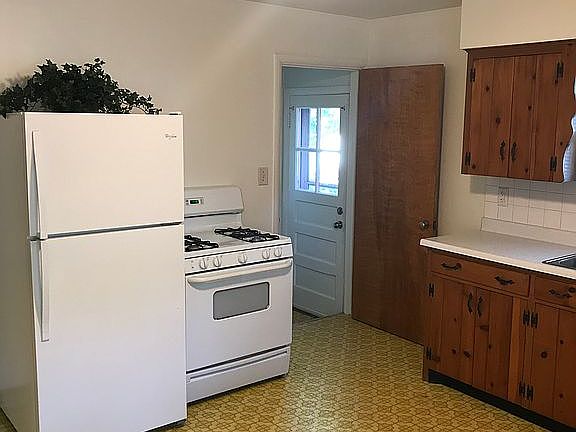 5th image of 528 College Ave