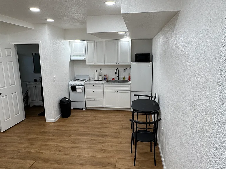 1315 Dolores Ln #STUDIO — Photo 1