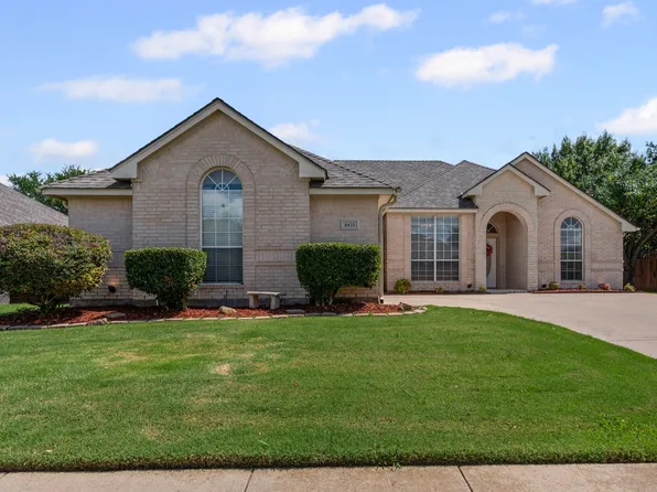 8433 Emerald Cir, North Richland Hills, TX 76180