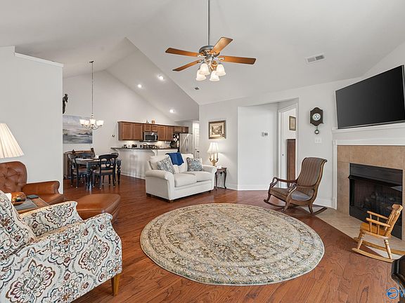 5th image of 24 Laurel Ln #24