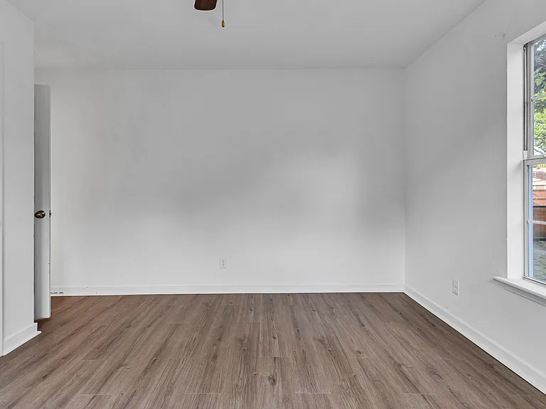 508 Whittle Way — Photo 22