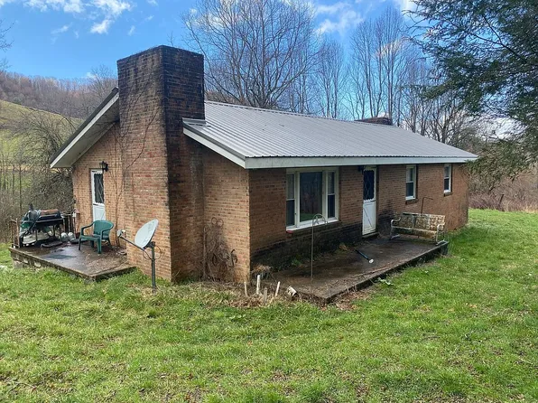 804 Hampton Creek Rd, Roan Mountain, TN 37687