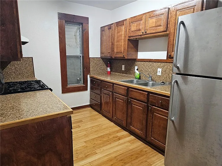 221 Commerce St #B — Photo 4