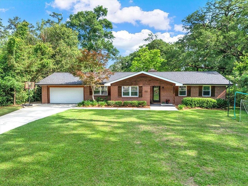 1st image of 2122 Deerfield Dr
