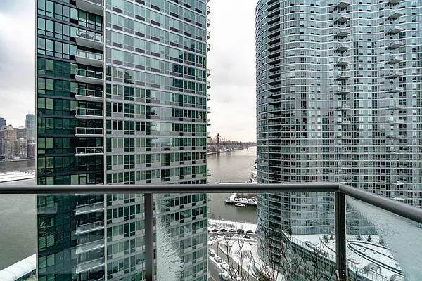 Rented by Modern Spaces | media 8