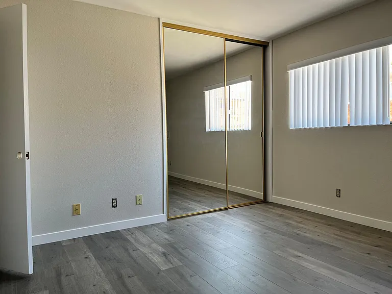 544 E Tujunga Ave #204 — Photo 13