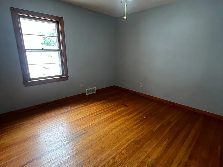 1030 N Macarthur Blvd — Photo 6