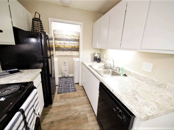 1409 Roper Mountain Rd APT 255