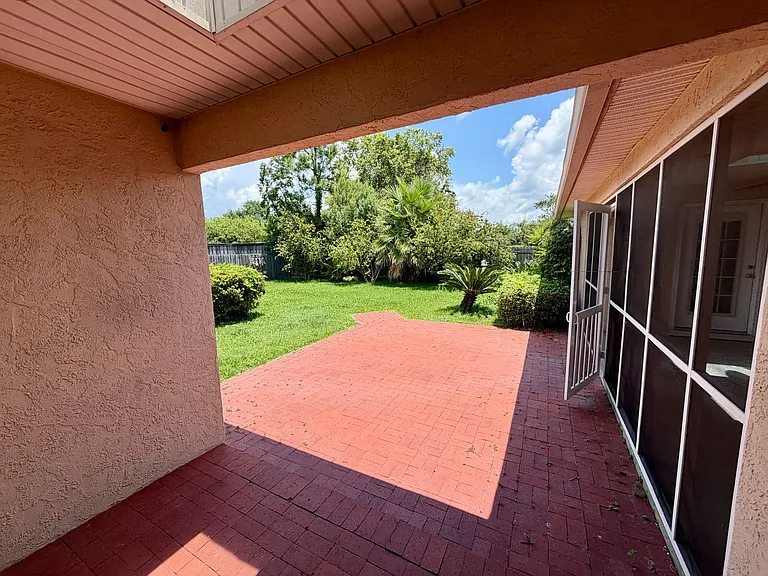 604 Mallory Dr — Photo 14