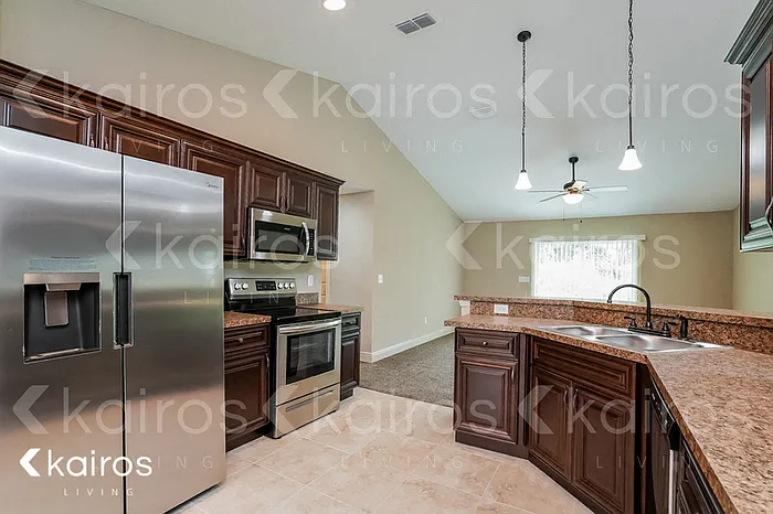 16903 SW 40th Cir — Photo 5