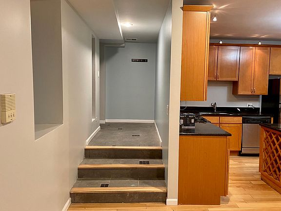 5th image of 1647 W North Ave APT G