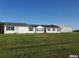 17715 Danner Rd, Pleasant Plains, IL 62677