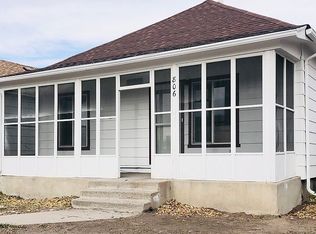 806 E 9th St, Cheyenne, WY 82007