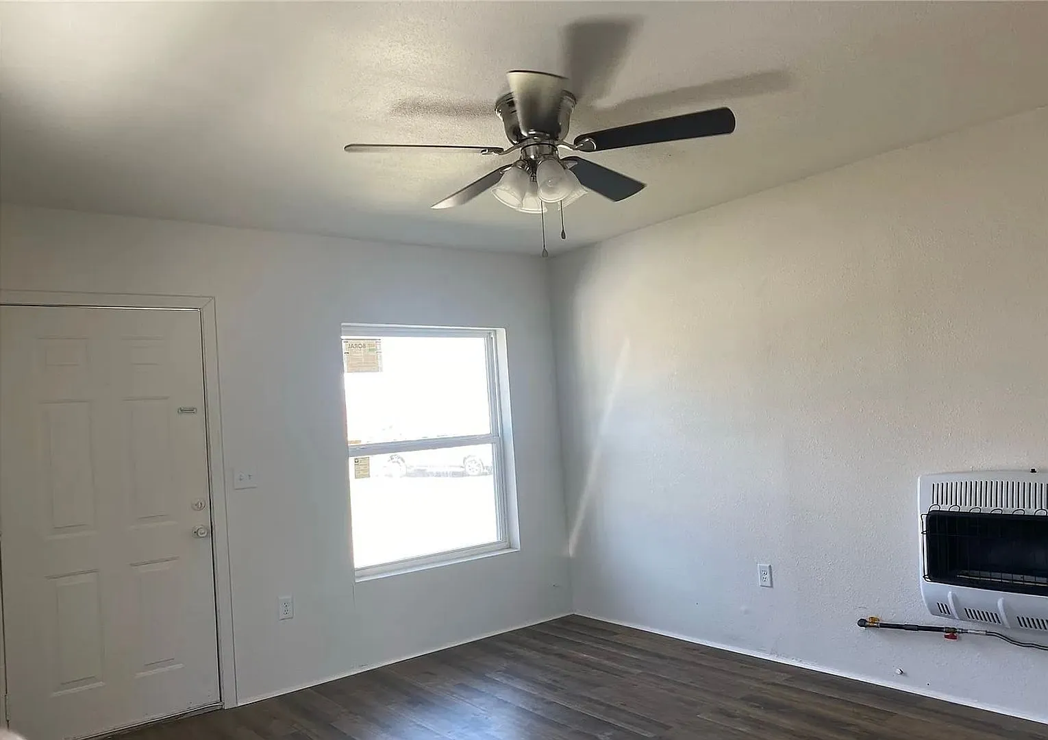 2 Bed/ 1 Bathroom — Photo 3